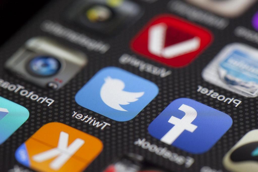 Active neural network connections diagram